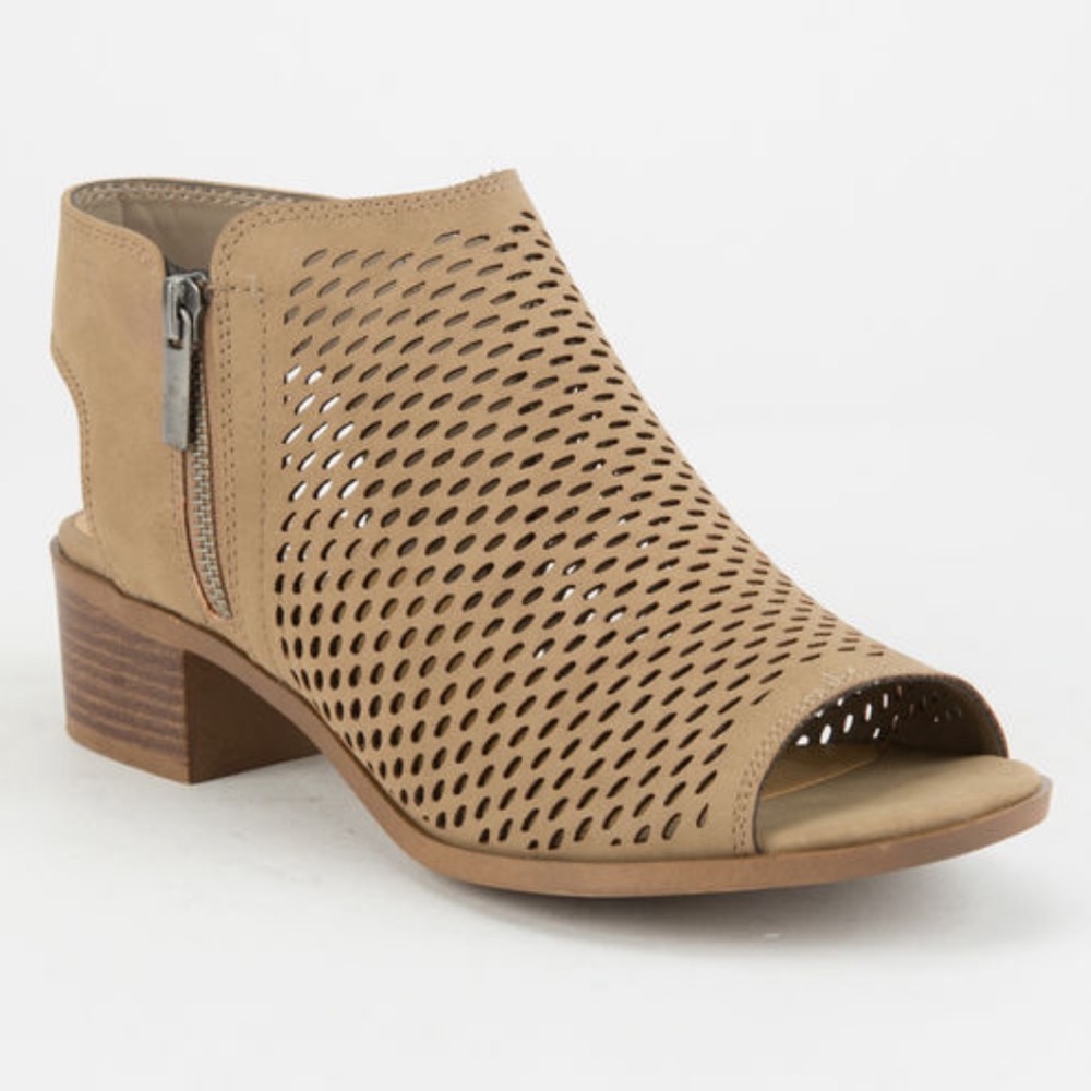 Peep Toe Perforated Slingback Kitten Heel Sandal - Picture 2 of 3